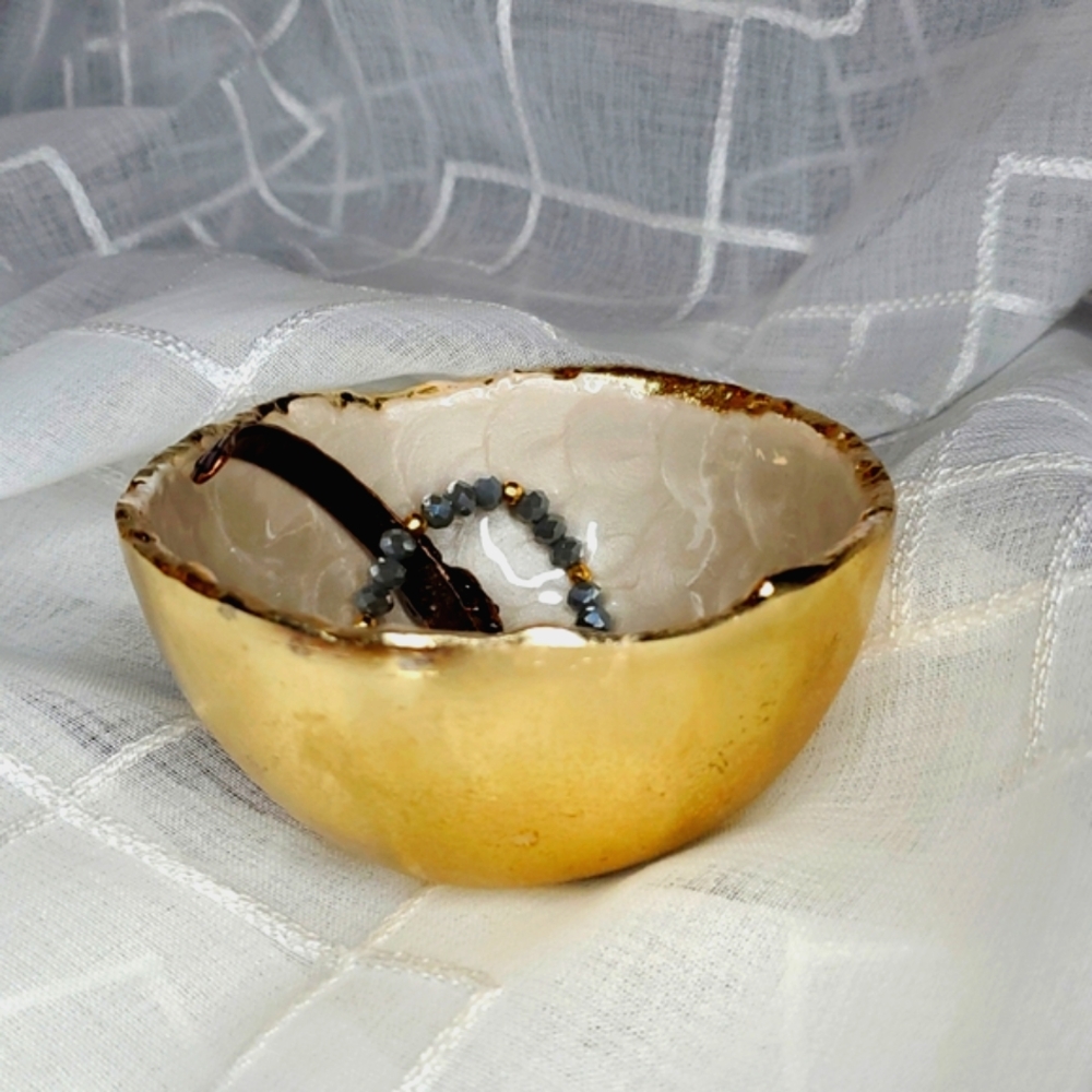 NEW-  Gold Tone Ring Bowl‎